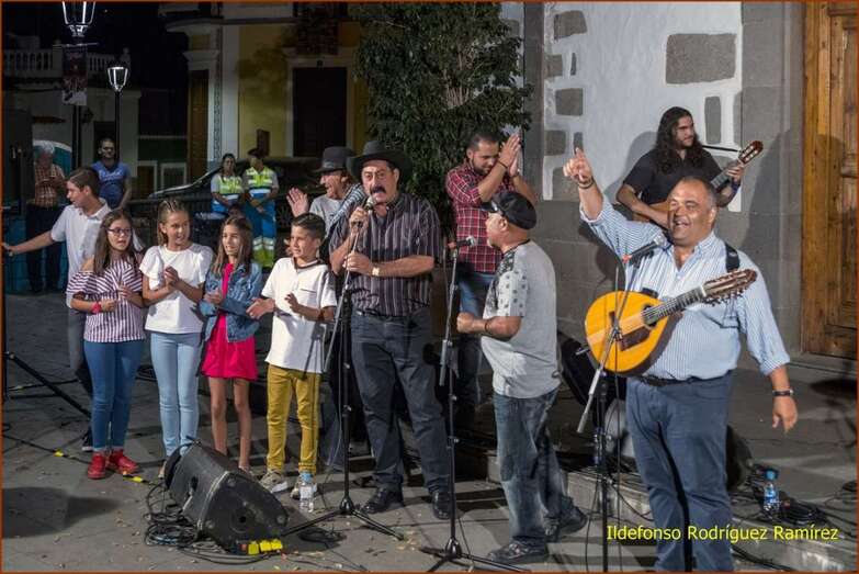 El encuentro tuvo lugar el pasado martes en la plaza de San Miguel (Foto Ildefonso Rodríguez)
